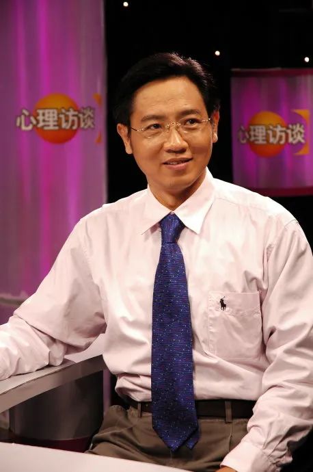 從羅杰斯心理學(xué)視角，看英國女王的回帖