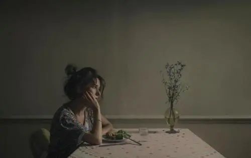 中國女性自殺率高于男性，婚姻不幸應(yīng)及時止損