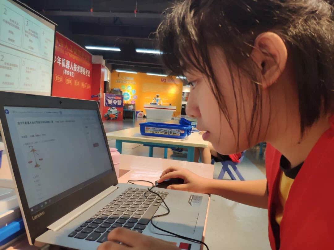 如何應(yīng)對青少年的考試焦慮
