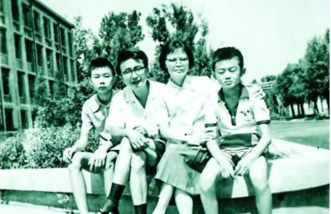 關(guān)于《能不能寫寫我們的天才兒子》