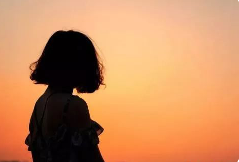 如何克服自我中心？