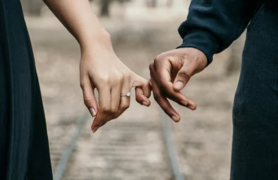 “焦慮型人格”導(dǎo)致的婚姻裂痕，如何修補(bǔ)