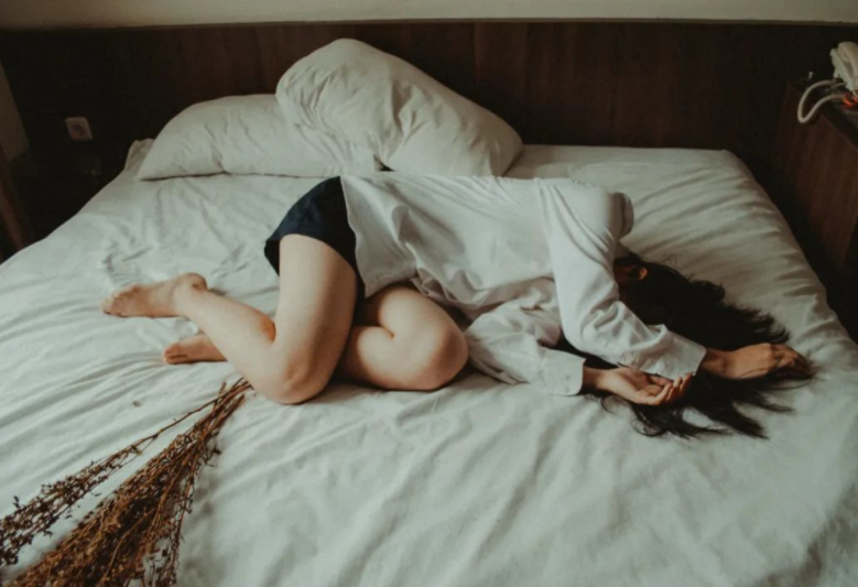 “害怕不被愛(ài)，害怕被拋棄”：戀愛(ài)中失去自我的人，怎么找到安全感？
